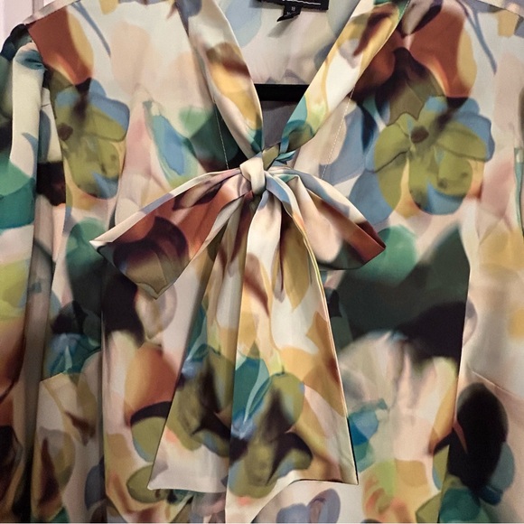 NWT Eloquii Multi Floral Watercolor Print Bow Tie Blouse Size 18 - Picture 6 of 13